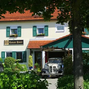 Hotel Runas